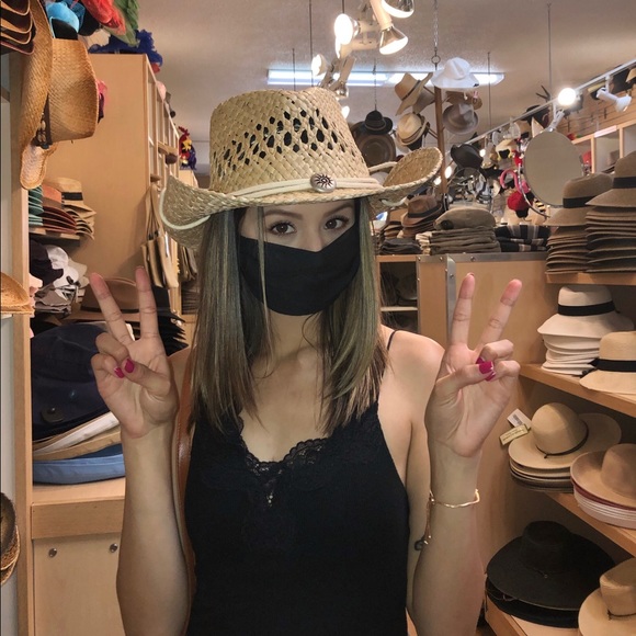 🌻 Hi, welcome to my Poshmark 🌻 - Picture 1 of 1